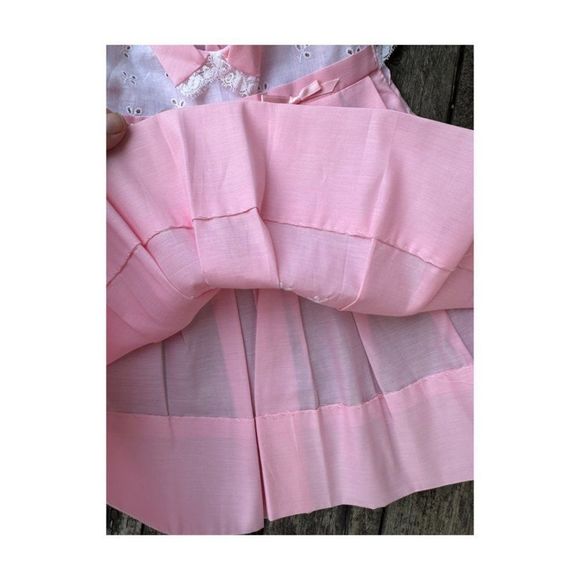 50s Baby Pink Fit & Flare Dress White Eyelet Lace Cap Flutter Sleeve Long Point - Picture 4 of 7